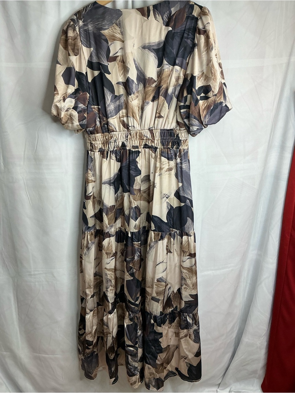 2341 - Boho-Chic Elegance: Rachel Zoe Floral V-Neck Midi Dress, L - Picture 3 of 10